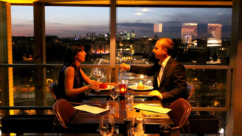 Dîner à la tour Eiffel